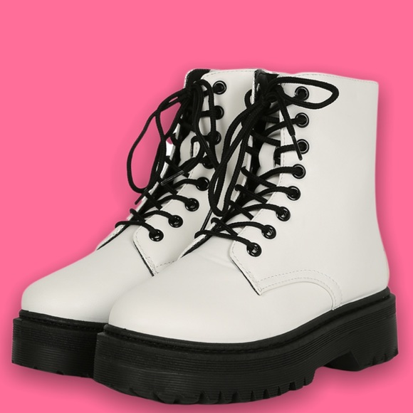 QUPID Raffi White Lace Up Chunky Lug Combat Boots - Picture 4 of 11